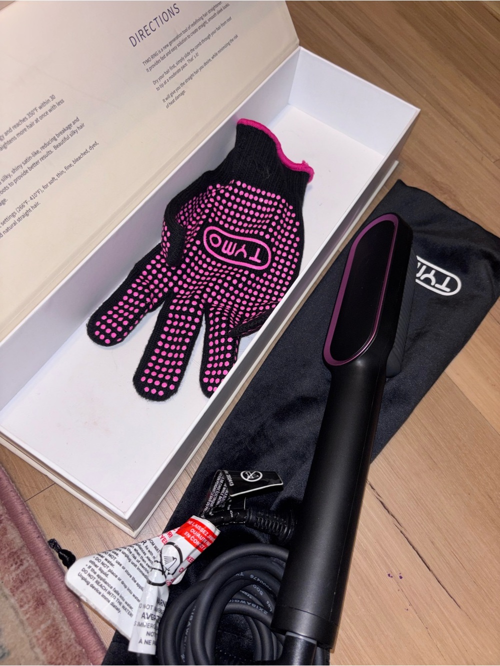 Black & Pink Heat-Resistant Styling Glove